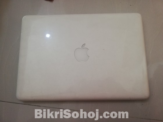 AppleMacBook